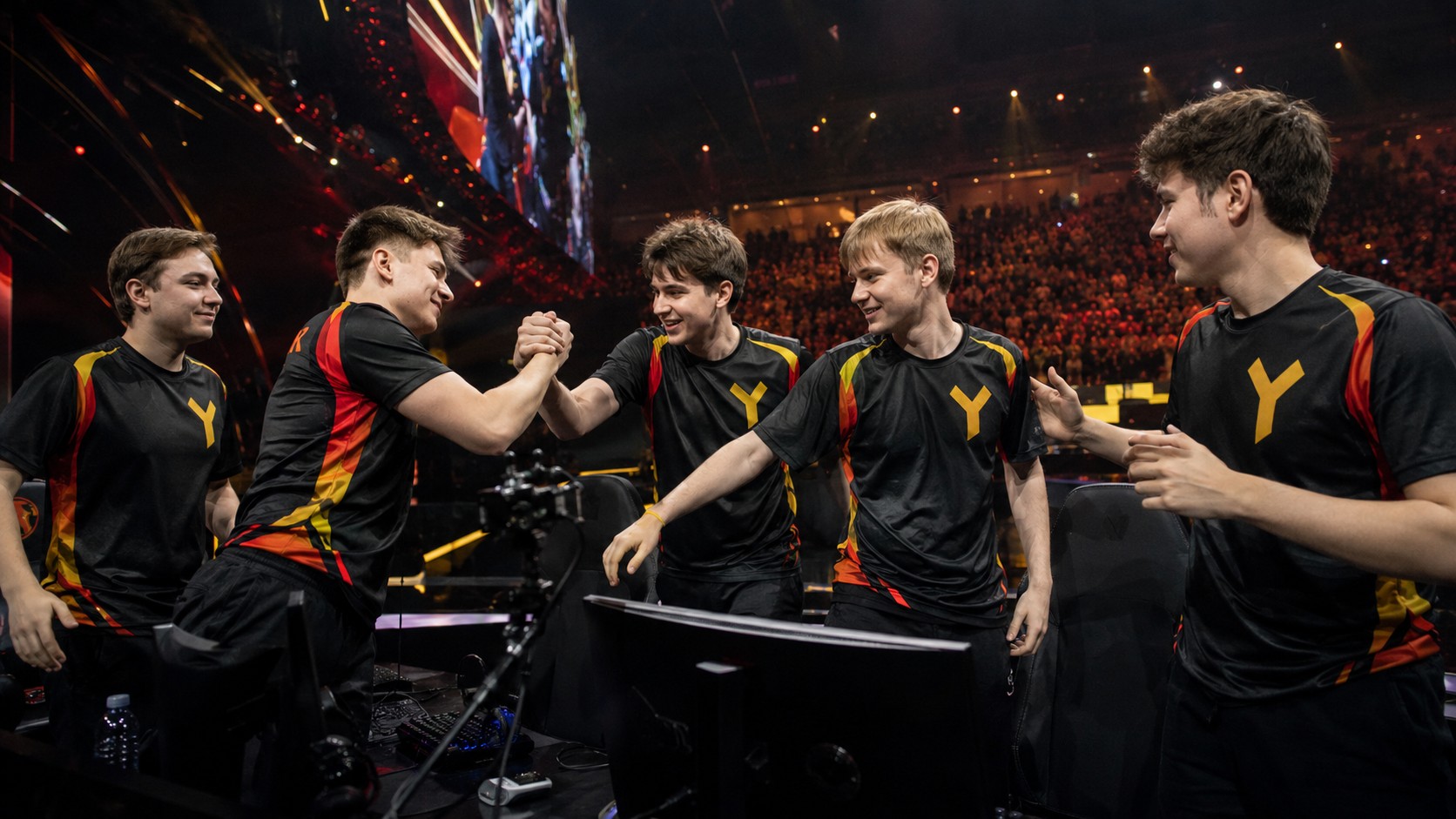 Игроки Team Yandex после победы в плей-офф The International 2026